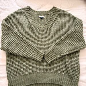 American Eagle Green V-Neck Knit Sweater